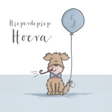 Verjaardagskaart Hond met ballon aan zijn staart!