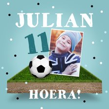 Verjaardagskaart voetbal stoer jongen confetti bal