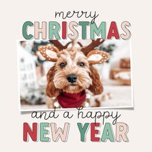 Vierkant kerstkaartje met kleurrijke typografie en foto