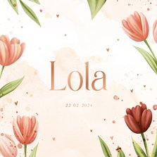 Vrolijk geboortekaartje lente thema met tulpen en hartjes