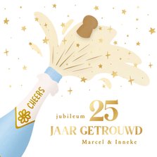 Vrolijke jubileum uitnodiging met champagnefles lichtblauw