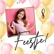 Vrolijke uitnodiging kinderfeestje ballonnen roze goud foto