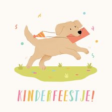 Vrolijke uitnodiging kinderfeestje hondje envelop confetti