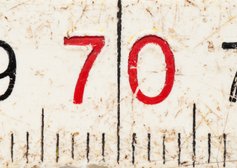 70 op oude witte duimstok
