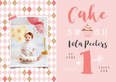 Kinderfeestje 1 jaar meisje cake smash cupcake foto roze