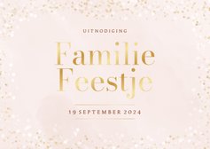 Roze uitnodiging familie feestje met confetti en goud