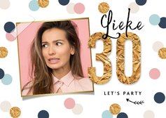 Uitnodigingskaart verjaardag 30 vrouw confetti goud hip