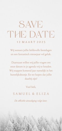 Kerst save the date kaart met besneeuwd bos Achterkant