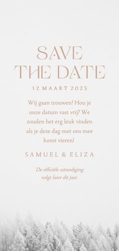 Save the date kaart met besneeuwde bomen winter wedding Achterkant