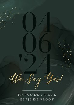 Stijlvolle trouwkaart soft watercolor 'We Say Yes' goud