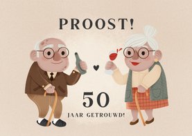 Felicitatiekaart 50 jaar getrouwd 'proost' met 2 oudjes