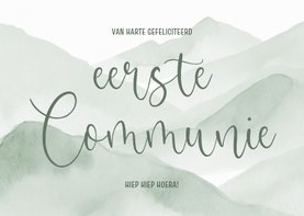 Felicitatiekaartje eerste communie met groene bergen 