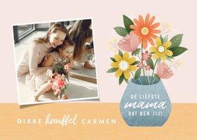 Fotokaart voor moederdag met bosje bloemen in vaas