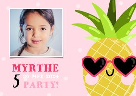 Lieve uitnodiging kinderfeestje ananas met zonnebril