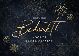 Moderne nieuwjaarskaart bedankt met gouden sneeuwvlokken