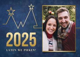 Originele kerstkaart - pieken in 2025 met kerstboom grafiek