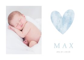 Stijlvol minimalistisch geboortekaartje met hart en foto