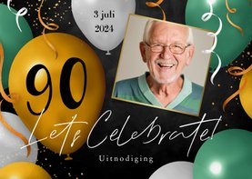 Uitnodiging feestje 90 jaar ballonnen foto slingers groen
