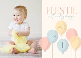Uitnodiging kinderfeestje peuter met pastel ballonnen