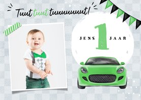 Uitnodigingskaart kind 1 jaar auto groen vlaggen foto