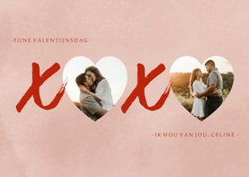 Valentijnskaart XOXO hartjes foto's en roze verf