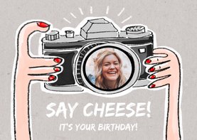 Verjaardagskaart met foto in de lens van een fototoestel