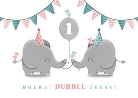 Verjaardagskaart olifantjes tweeling met ballon en slingers