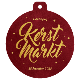 Uitnodiging kerstmarkt vorm kerstbal rood sterren 