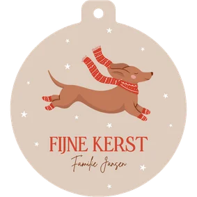 Beige kerstkaartje in kerstbal vorm met teckel en sterren