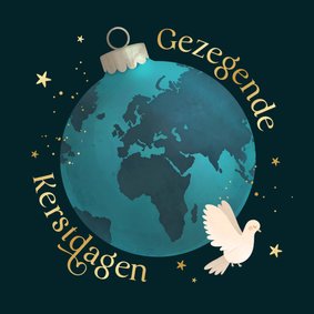 Christelijke kerstkaart vredesduif aarde kerstbal gezegend