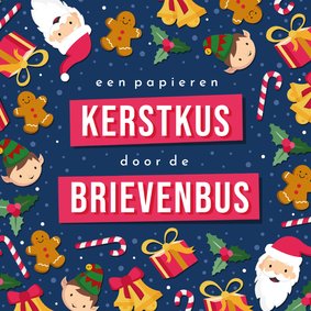 Een kerstkus door de brievenbus met kerstfiguurtjes