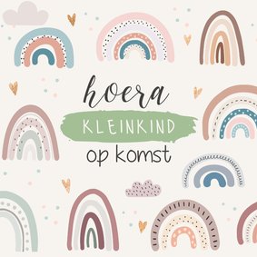 Felicitatiekaart met regenboogjes kleinkind op komst