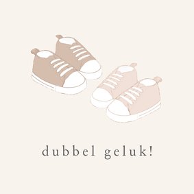 Felicitatiekaartje dubbel geluk twee paar babyschoentjes