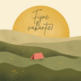 Fijne vakantie kaart met tent in landschap