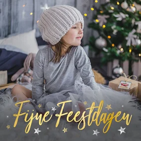 Foto kerstkaart met goudlook fijne feestdagen en sterretjes