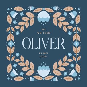 Geboortekaartje in blauw met illustratief bloemenkader