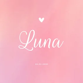 Geboortekaartje waterverf achtergrond met simpel wit hartje