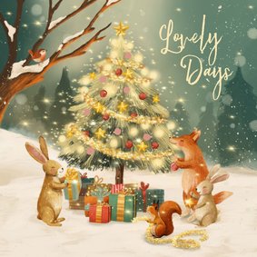 Gezellige en liefdevolle kerstkaart met dieren en kerstboom