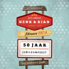 Jubileum uitnodiging retro vintage wegwijzers met hartjes