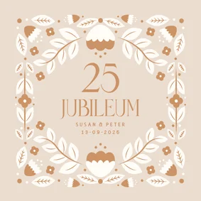 Jubileumkaartjes in beige met bloemen kader