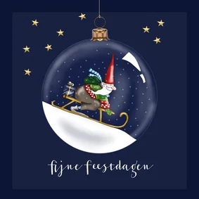 Kerskaart - kerstbal met kerstmannetje op de slee