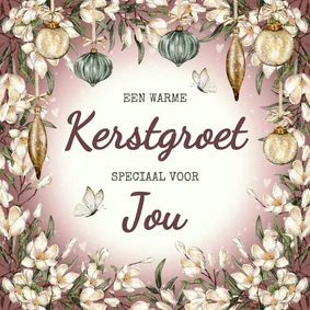 Kerstkaart bloemenkrans met vlinders en hartjes
