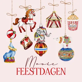 Kerstkaart circusornamenten aan touwtjes