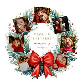 Kerstkaart fotocollage met kerstkrans en rode strik