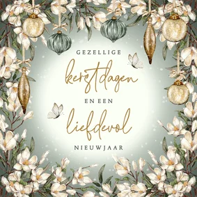 Kerstkaart in groen met kerstkrans en vlinders