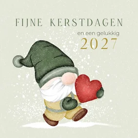 Kerstkaart kabouter met rood hart en foto