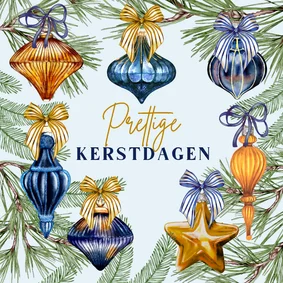 Kerstkaart kerstballen aan dennentakken