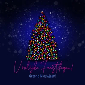 Kerstkaart kerstboom lichtjes en sneeuw
