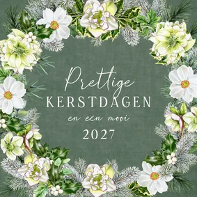 Kerstkaart kerstkrans witte bloemen op groen fluweel
