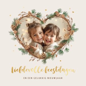 Kerstkaart liefdevol dennentakjes foto hartvorm hartjes